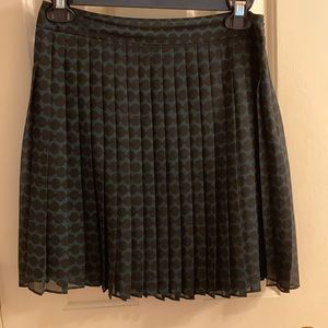Beautiful loft pleated mini skirt - 0 petite